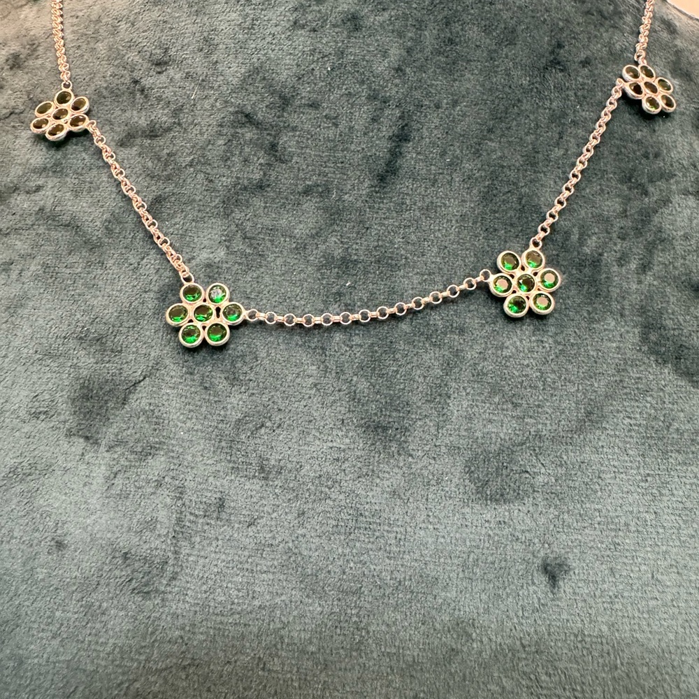 Beautiful Sterling Silver Emerald flower necklace with 49 pcs of Emerald